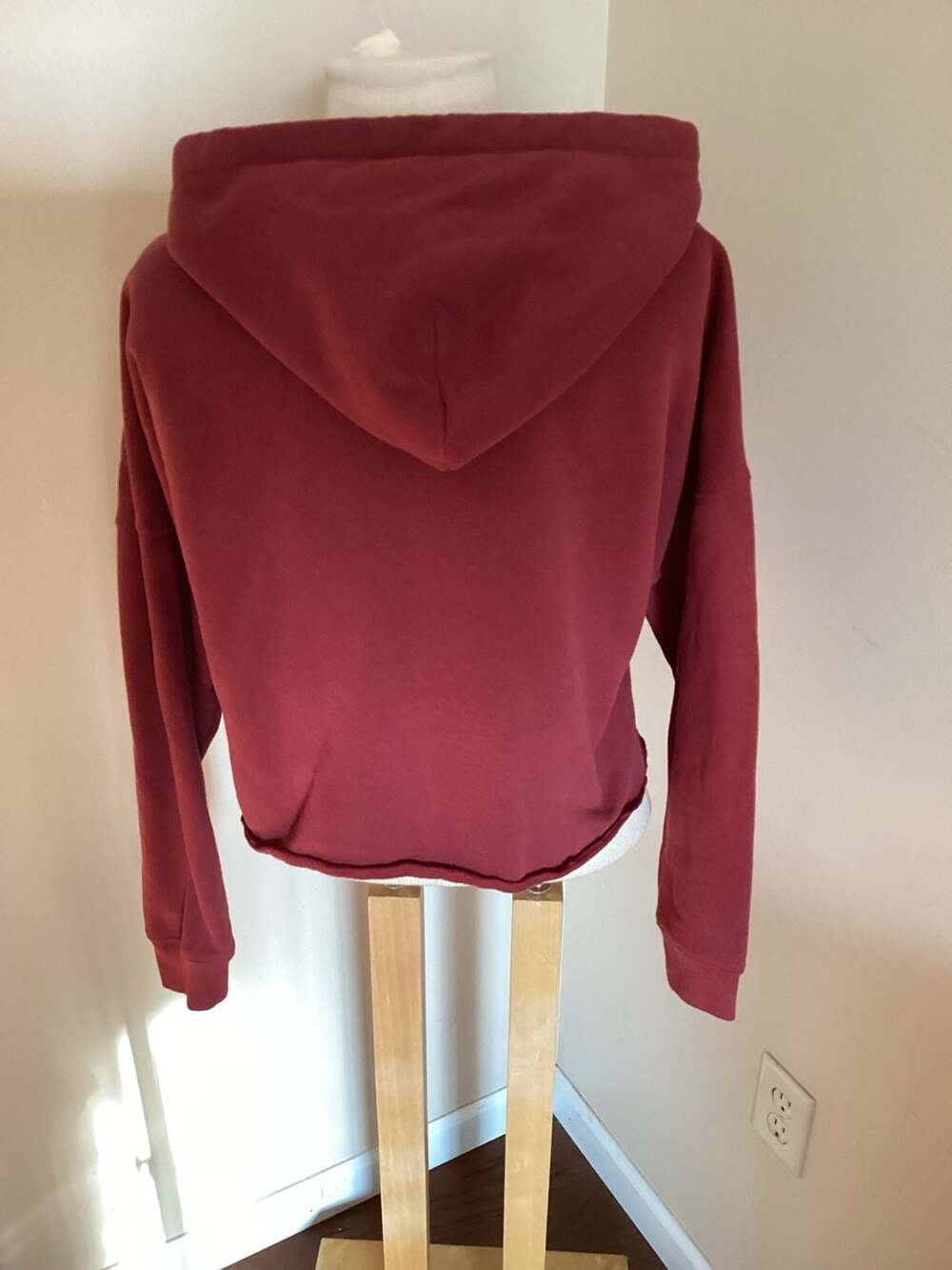 Calvin Klein Jeans Women's Red Sequin Monogram Logo Cropped Hoodie Size M - Picture 2 of 3